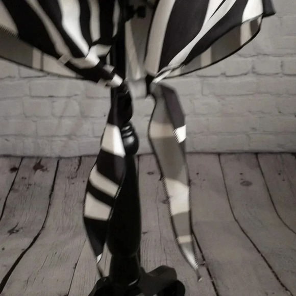 NWT Zebra Print Off The Shoulder Top SM - Picture 2 of 5